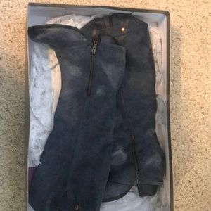 Fergie Footwear Ledger Too boots.